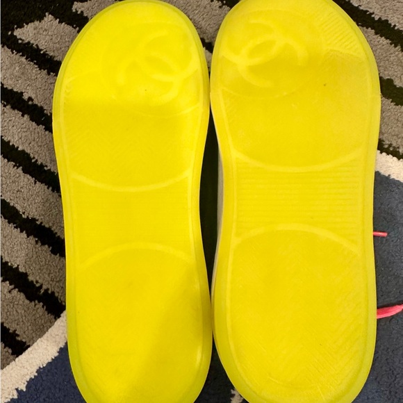 Chanel Logo Low-Top Sneakers Leather - Picture 8 of 8